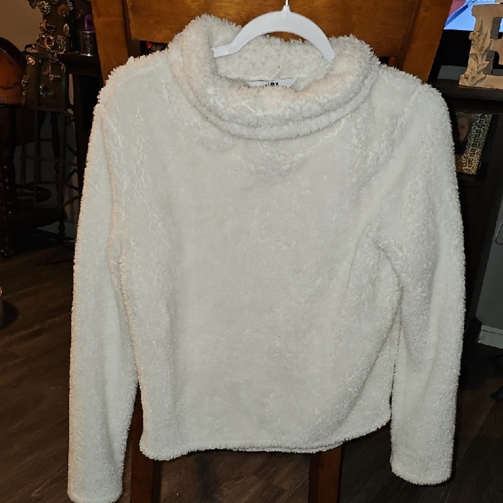 JoyLab Sz Small White Fuzzy Long Sleeve Top.